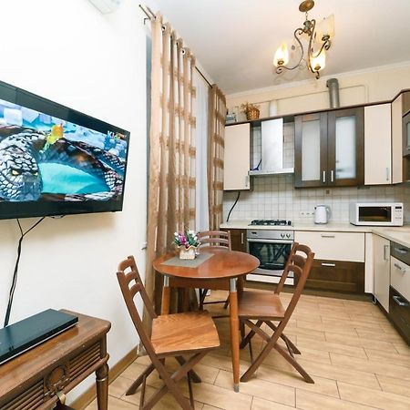 Квартира В Тихом Месте Шумного Мегаполиса Kiev Bagian luar foto