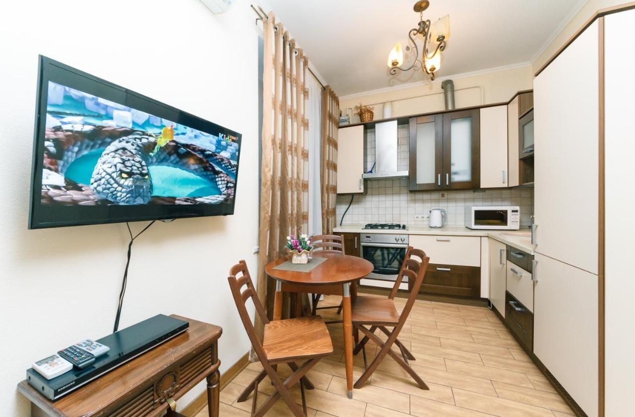 Квартира В Тихом Месте Шумного Мегаполиса Apartment Kiev Bagian luar foto